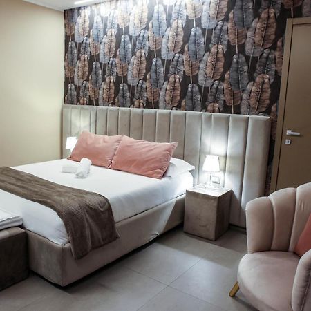 B&B Suites&Rooms Piazza Dei Martiri Aeroporto di Catania Fontana Rossa Esterno foto