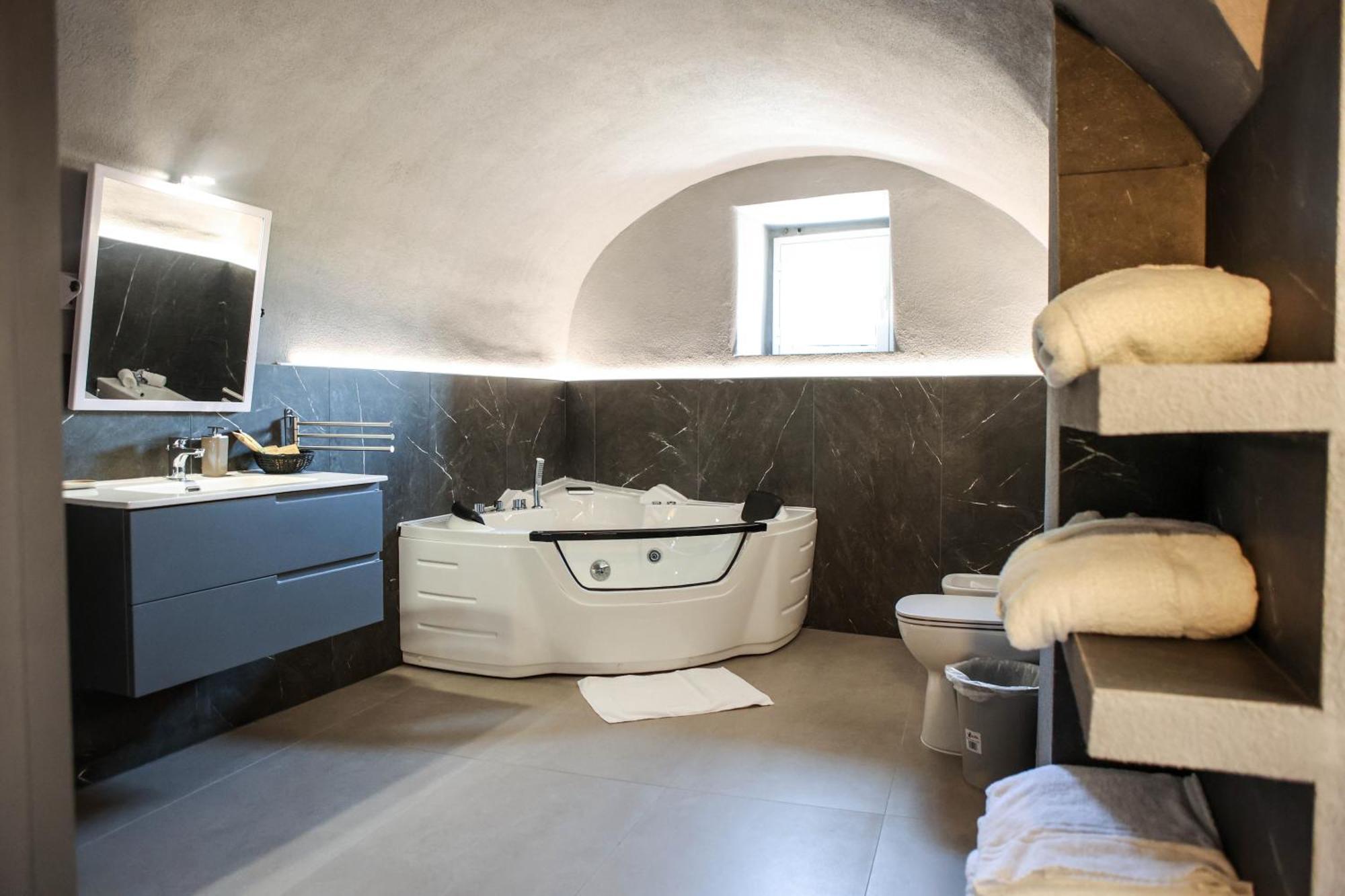 B&B Suites&Rooms Piazza Dei Martiri Aeroporto di Catania Fontana Rossa Esterno foto