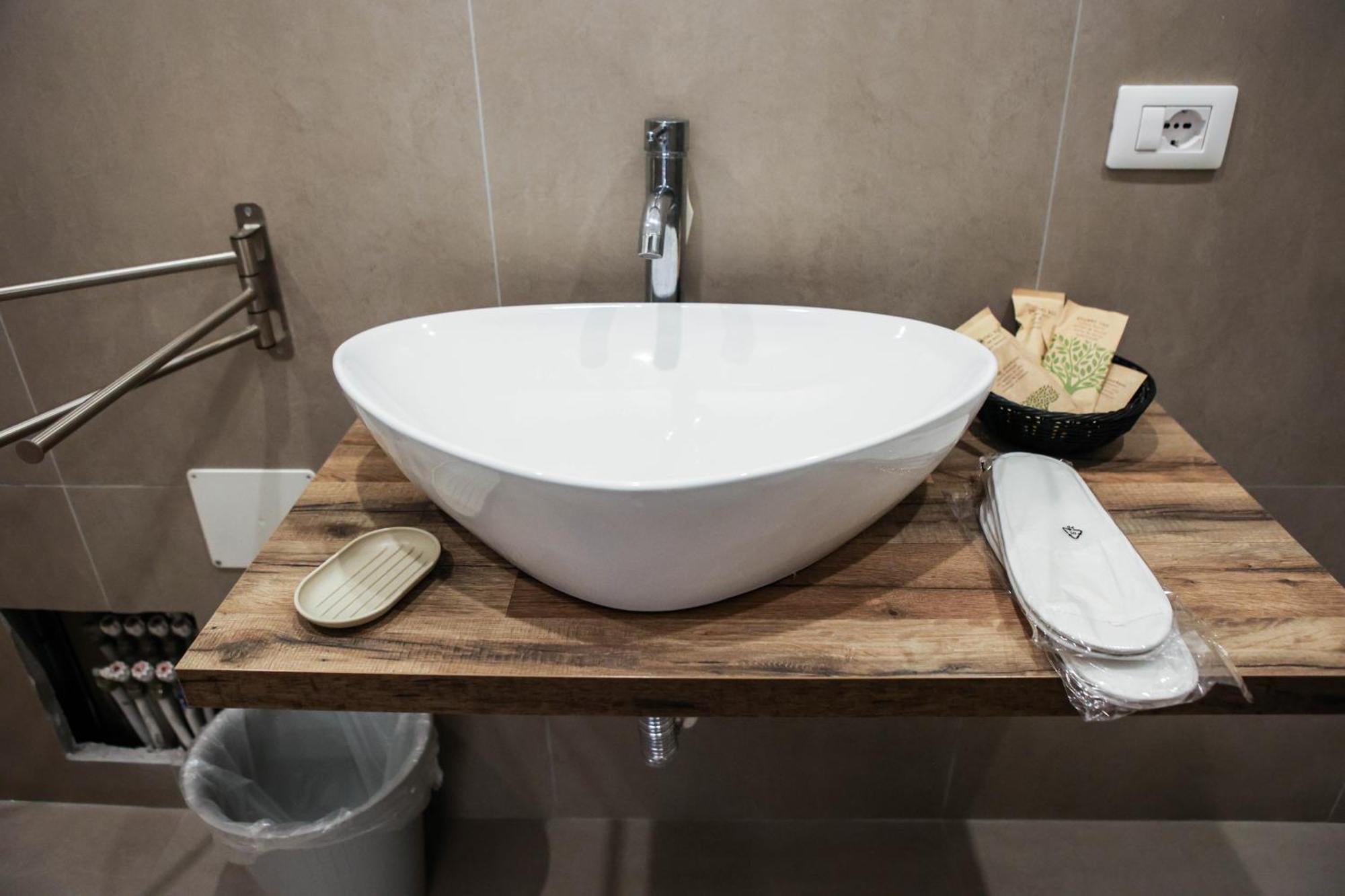B&B Suites&Rooms Piazza Dei Martiri Aeroporto di Catania Fontana Rossa Esterno foto