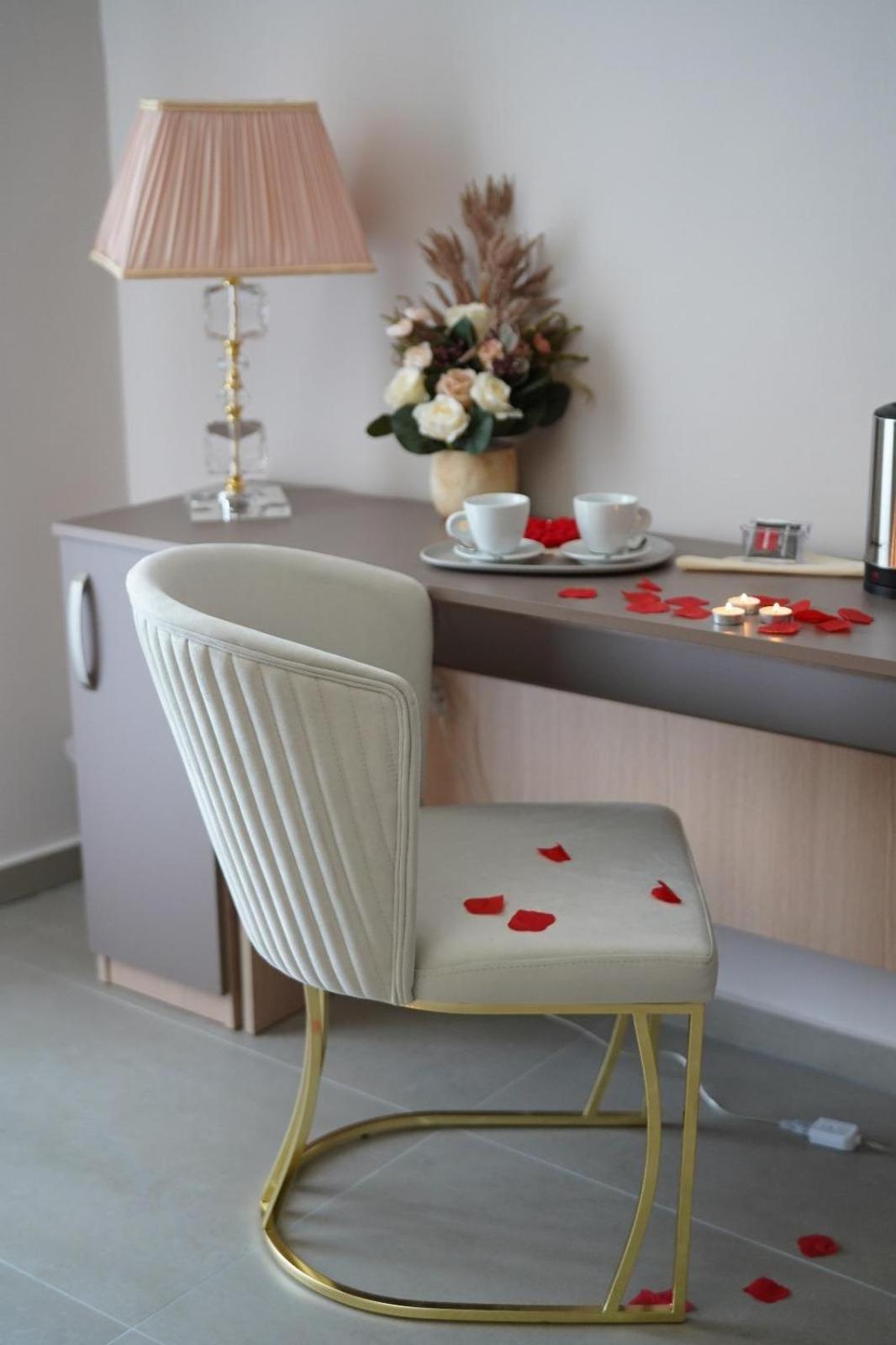 B&B Suites&Rooms Piazza Dei Martiri Aeroporto di Catania Fontana Rossa Esterno foto