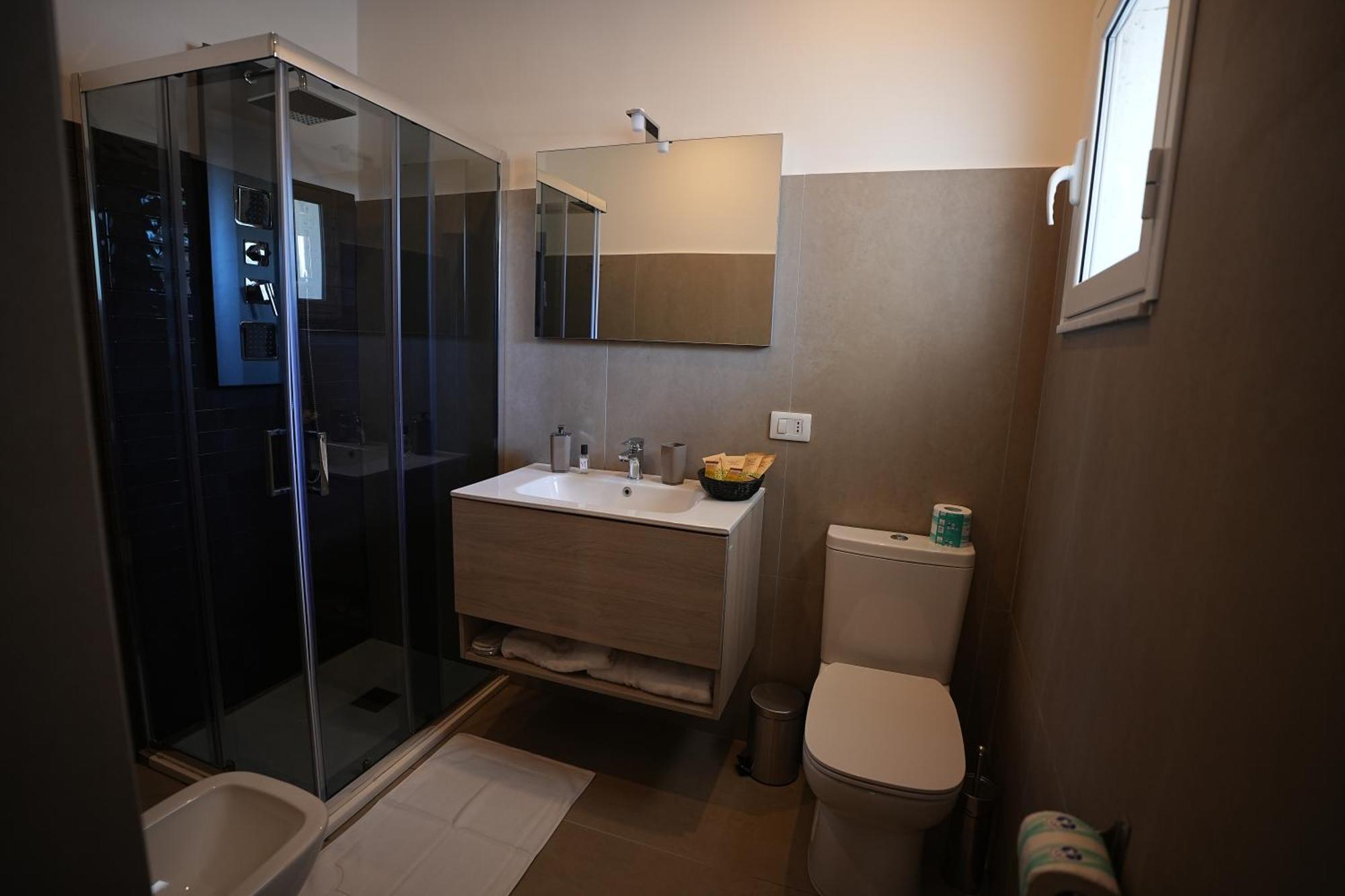 B&B Suites&Rooms Piazza Dei Martiri Aeroporto di Catania Fontana Rossa Esterno foto