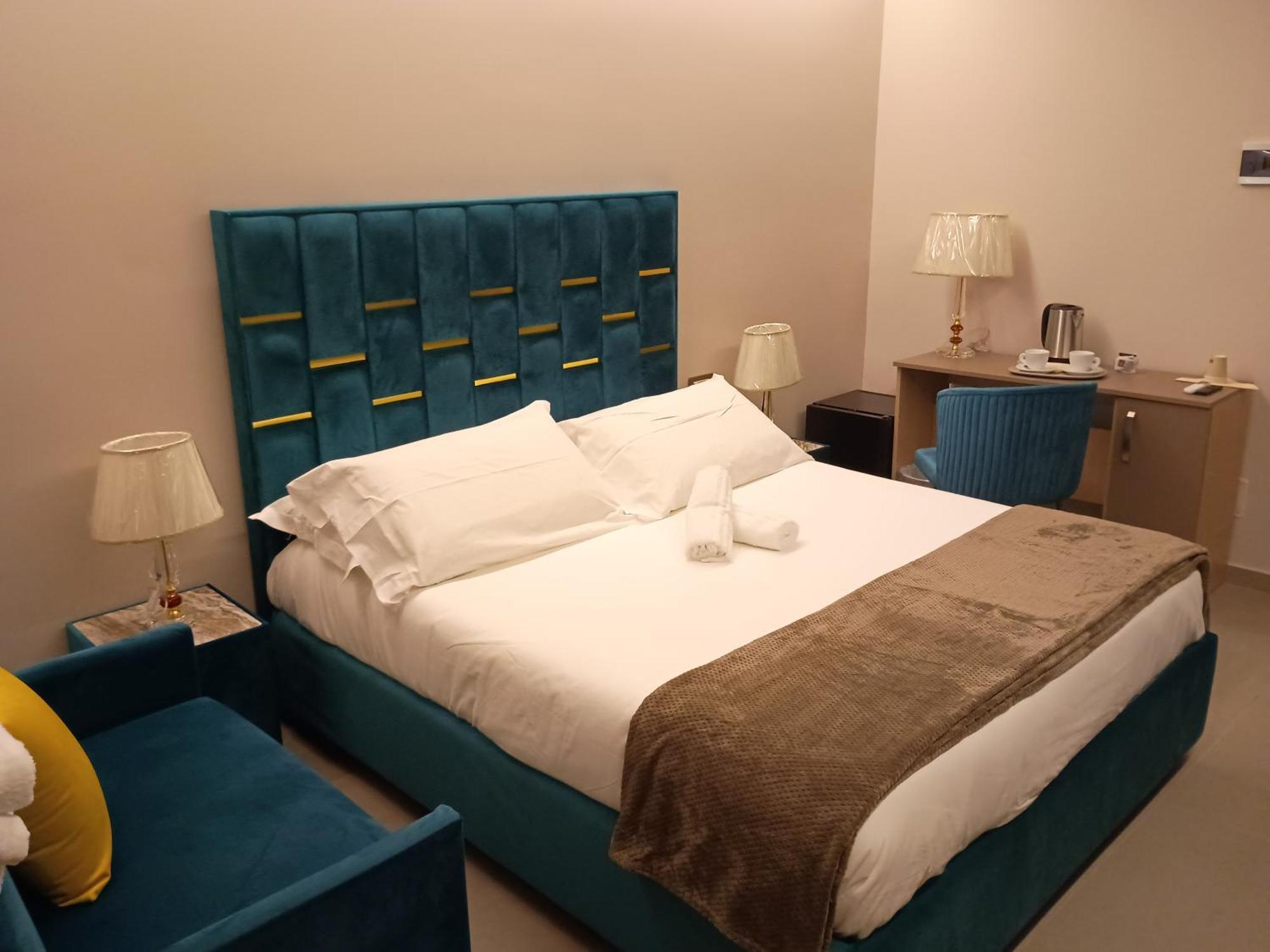 B&B Suites&Rooms Piazza Dei Martiri Aeroporto di Catania Fontana Rossa Esterno foto